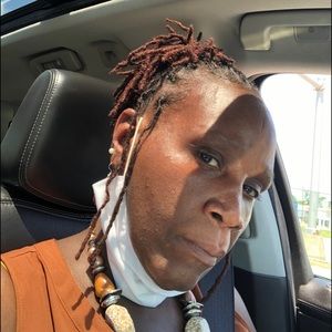 Meet your Posher, Yolanda